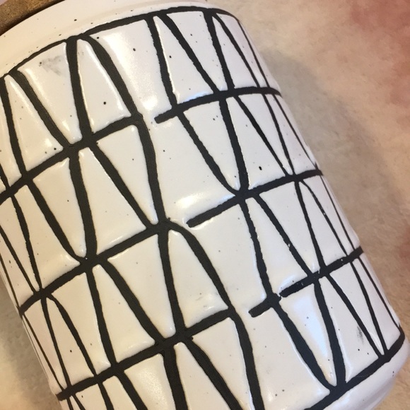 White & Black Geometric Ceramic Coffee Storage Canister NWT The Old Pottery Co - Picture 3 of 16